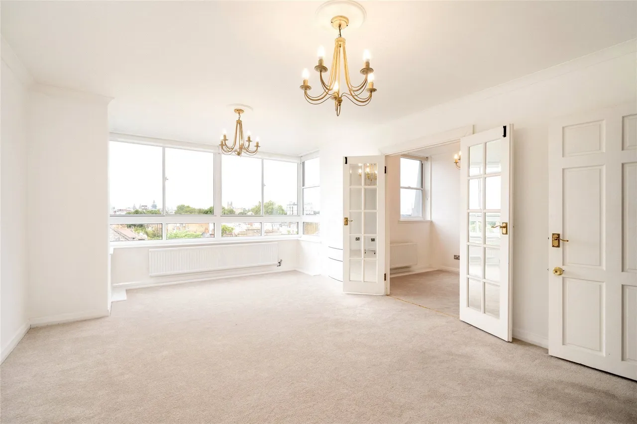 2 bed flat to rent, Cheyne Walk, London, SW3