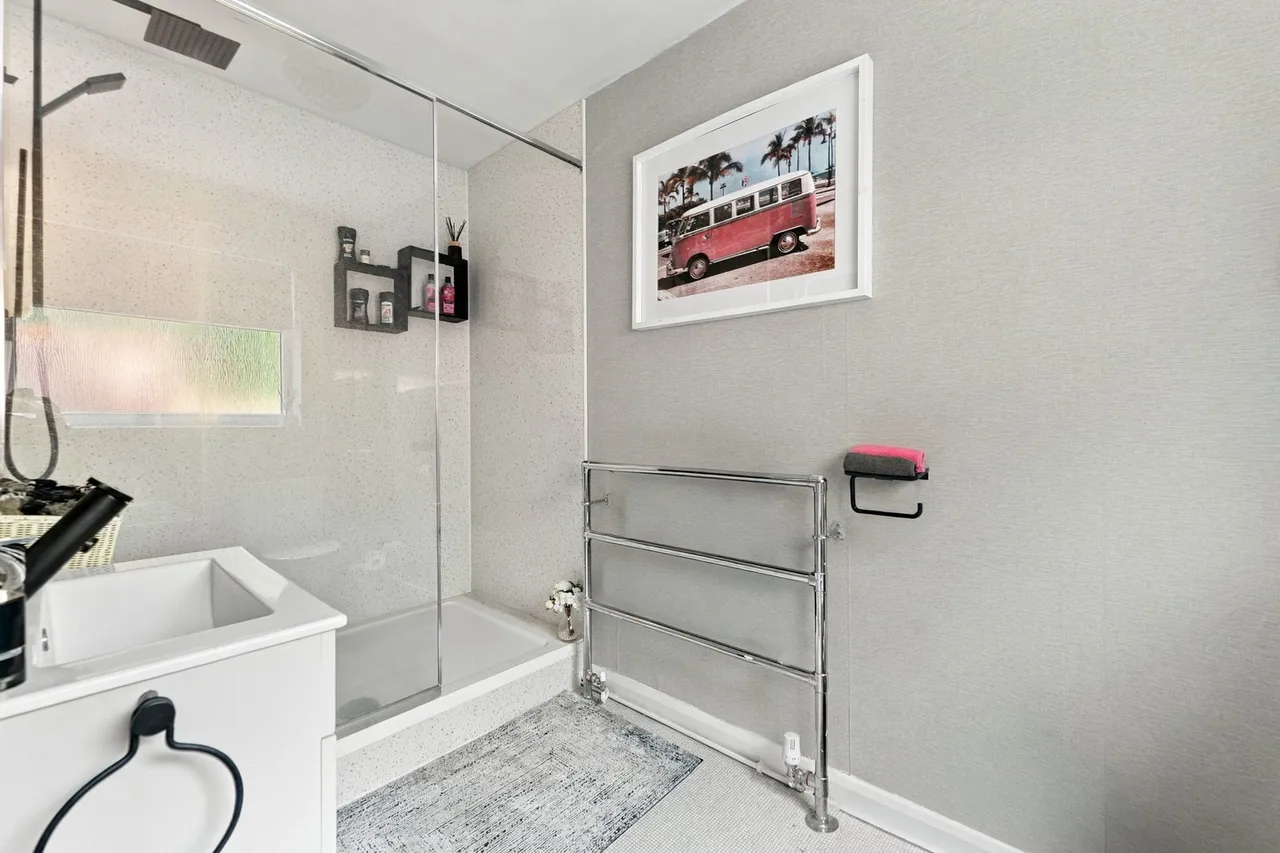 May Lodge Drive, Rufford, NG22, photo 15
