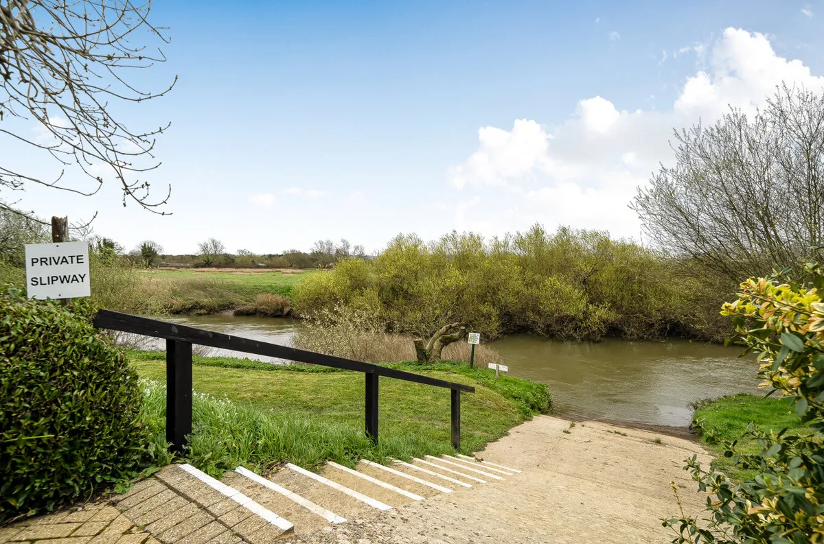 Pulborough, RH20 1RH, photo 10