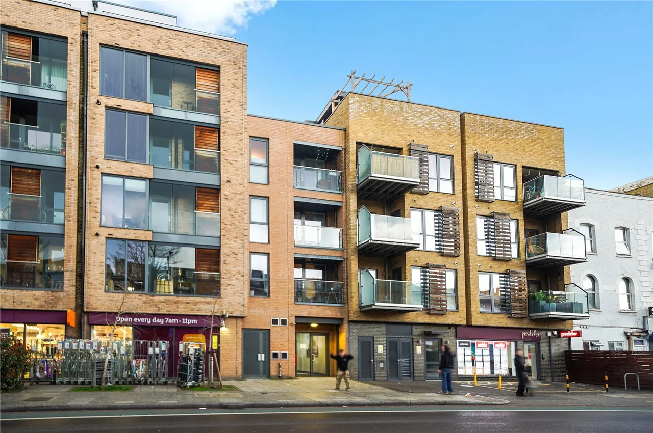 Queens Road, SE15, photo 2