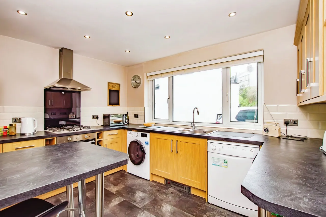 Rectory Court, St Johns Hill, SA70, photo 3