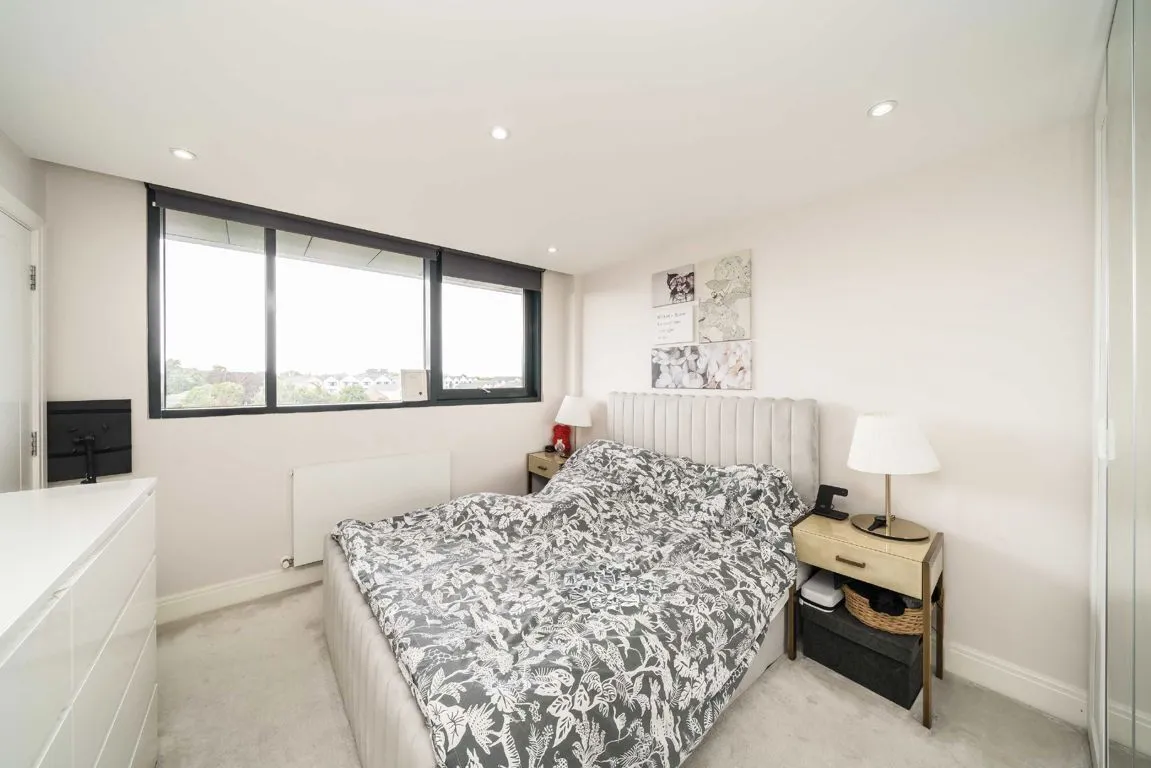 London Road, TW7, photo 5