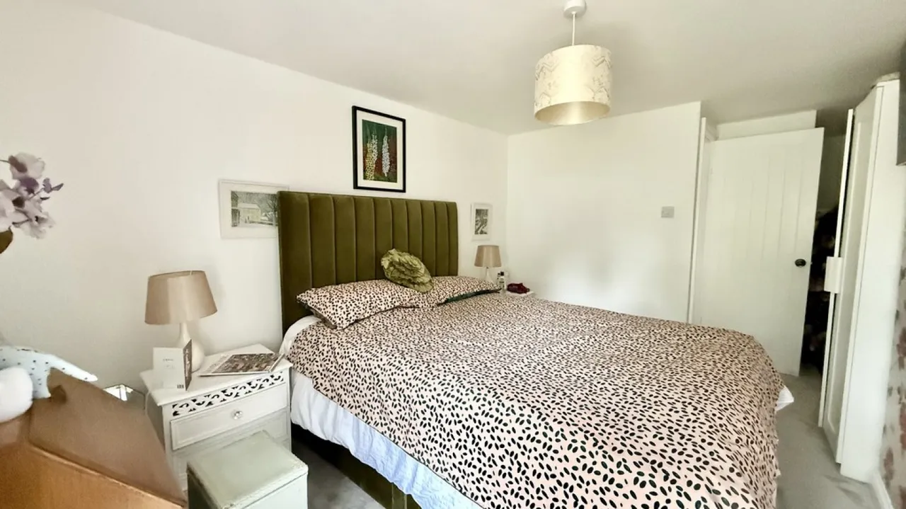 Chalford Gardens, Westbury, photo 10