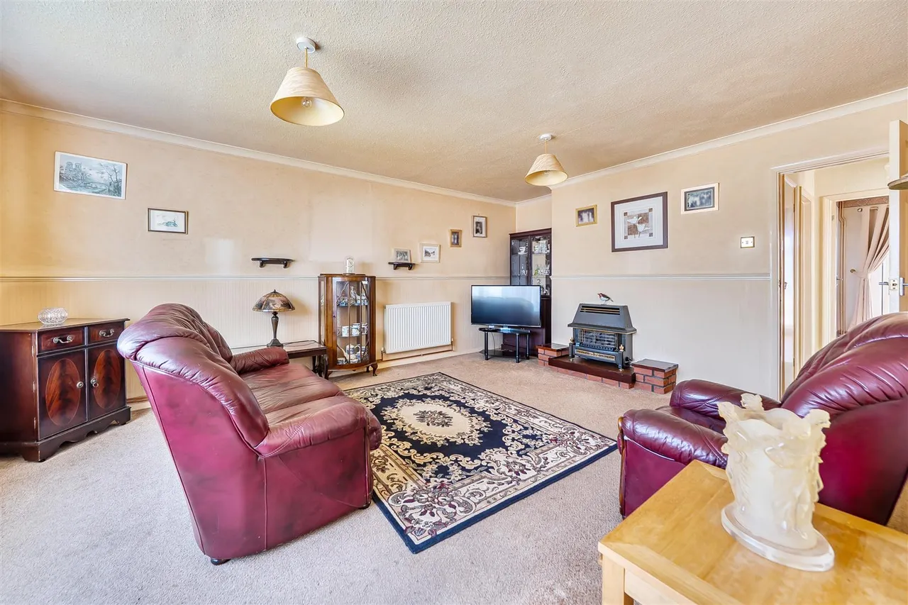 Nicholas Drive, Cliffsend, Ramsgate, Kent, CT12 5JS, photo 3