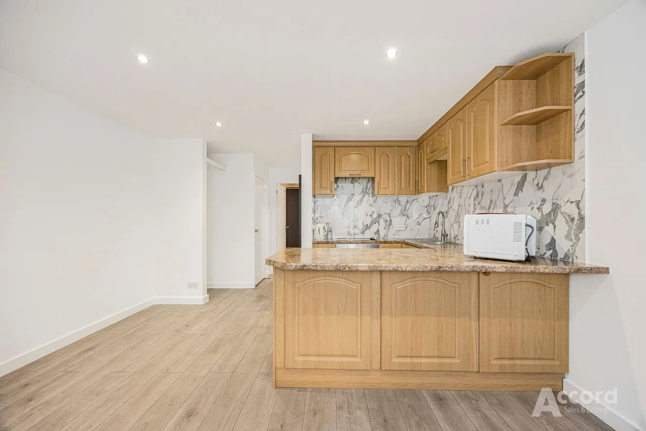 Columbine Way, Romford, RM3, photo 13
