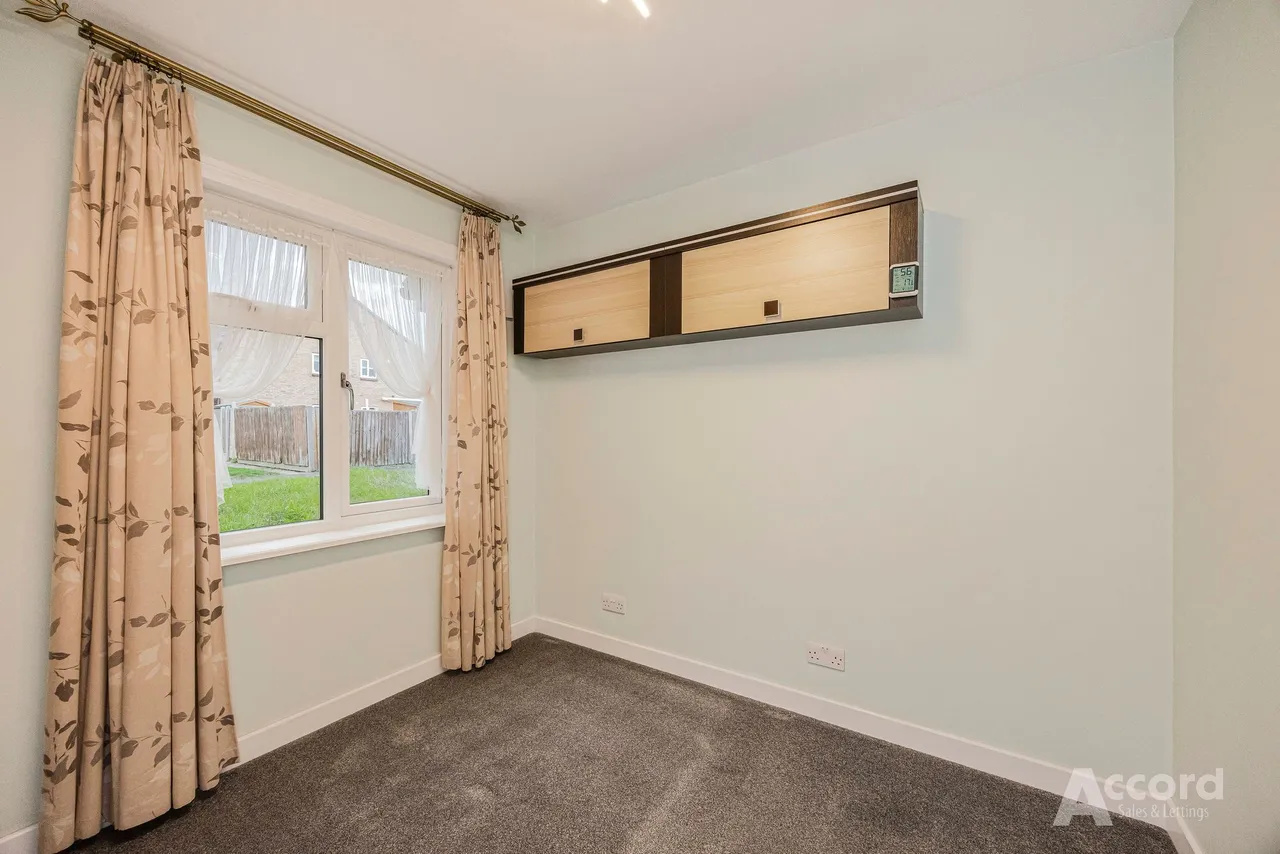 Columbine Way, Romford, RM3, photo 10