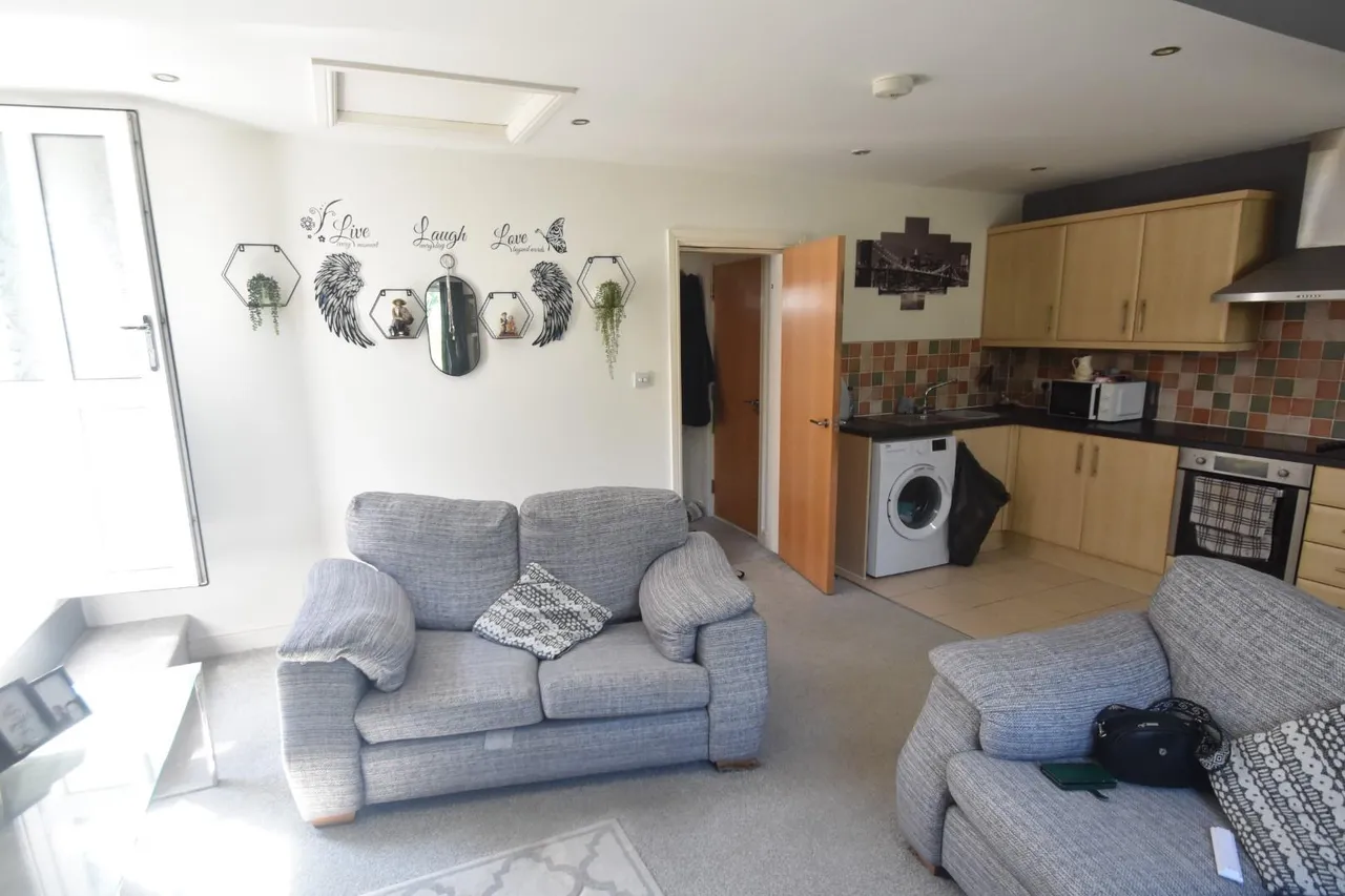 Walmersley Road, Bury, BL9 5DF, photo 9