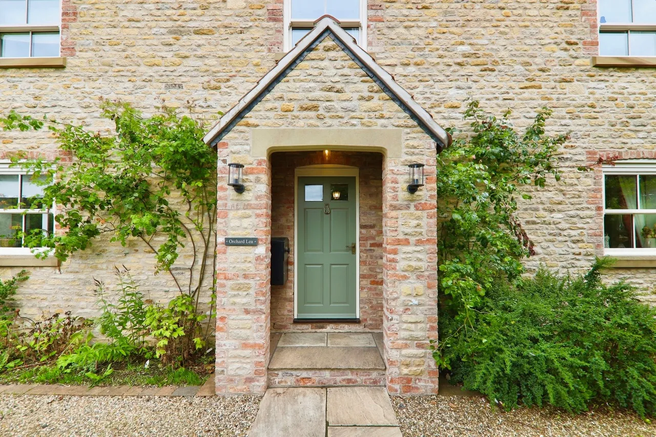 Main Street, Brantingham, HU15, photo 25