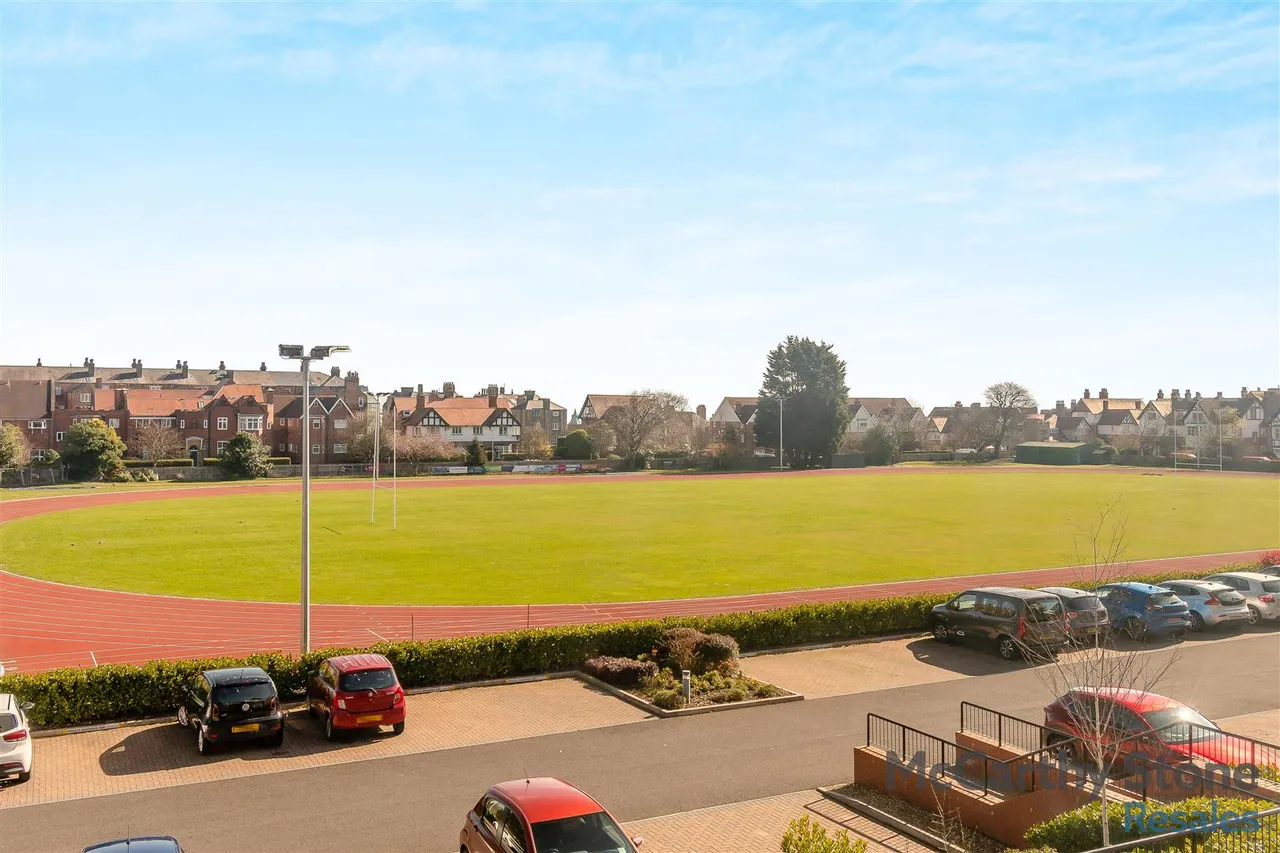 Filey Road, Scarborough, YO11, photo 3