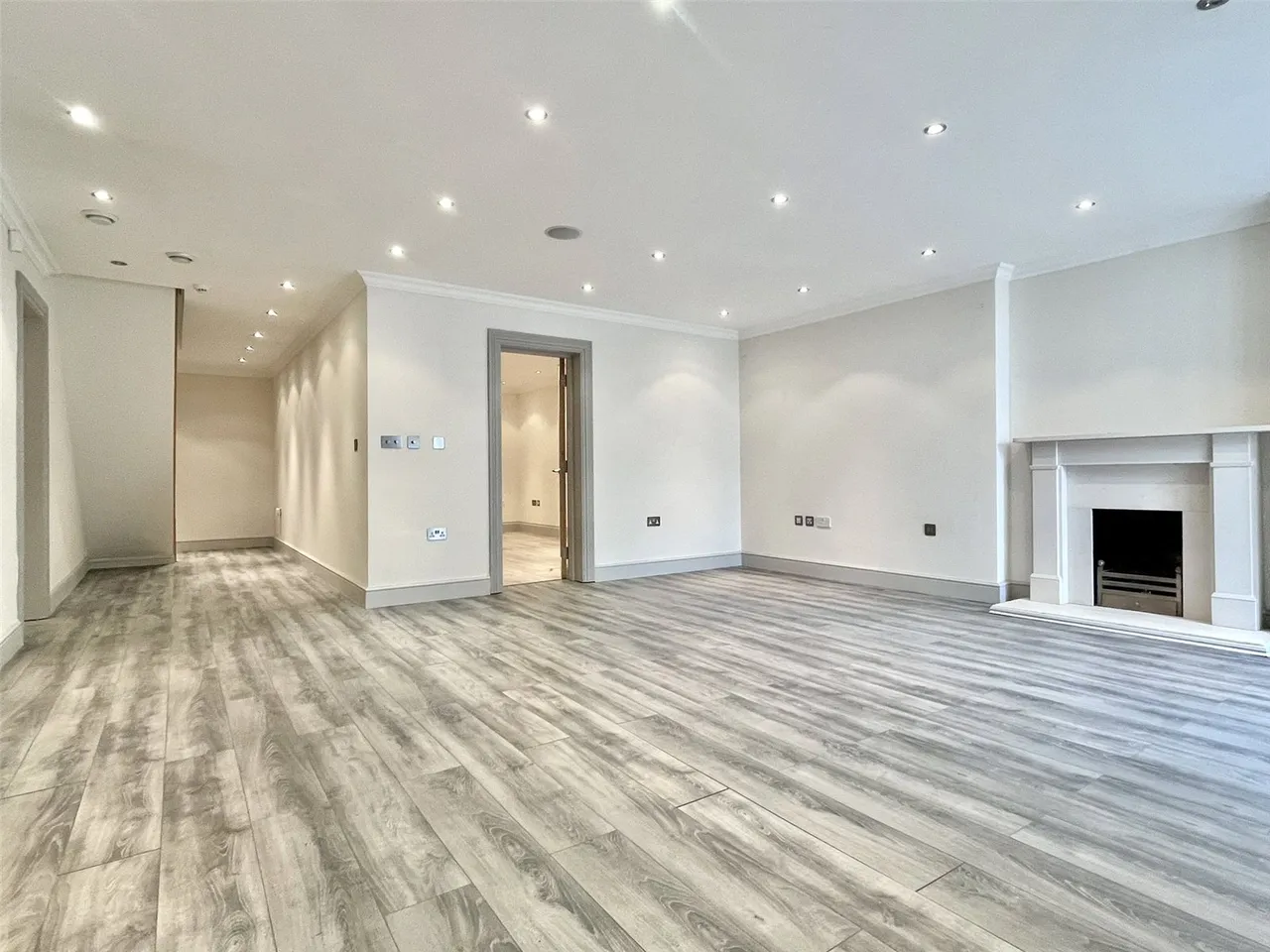 Sandalwood Close, Arkley, Hertfordshire, EN5 3BG, photo 11