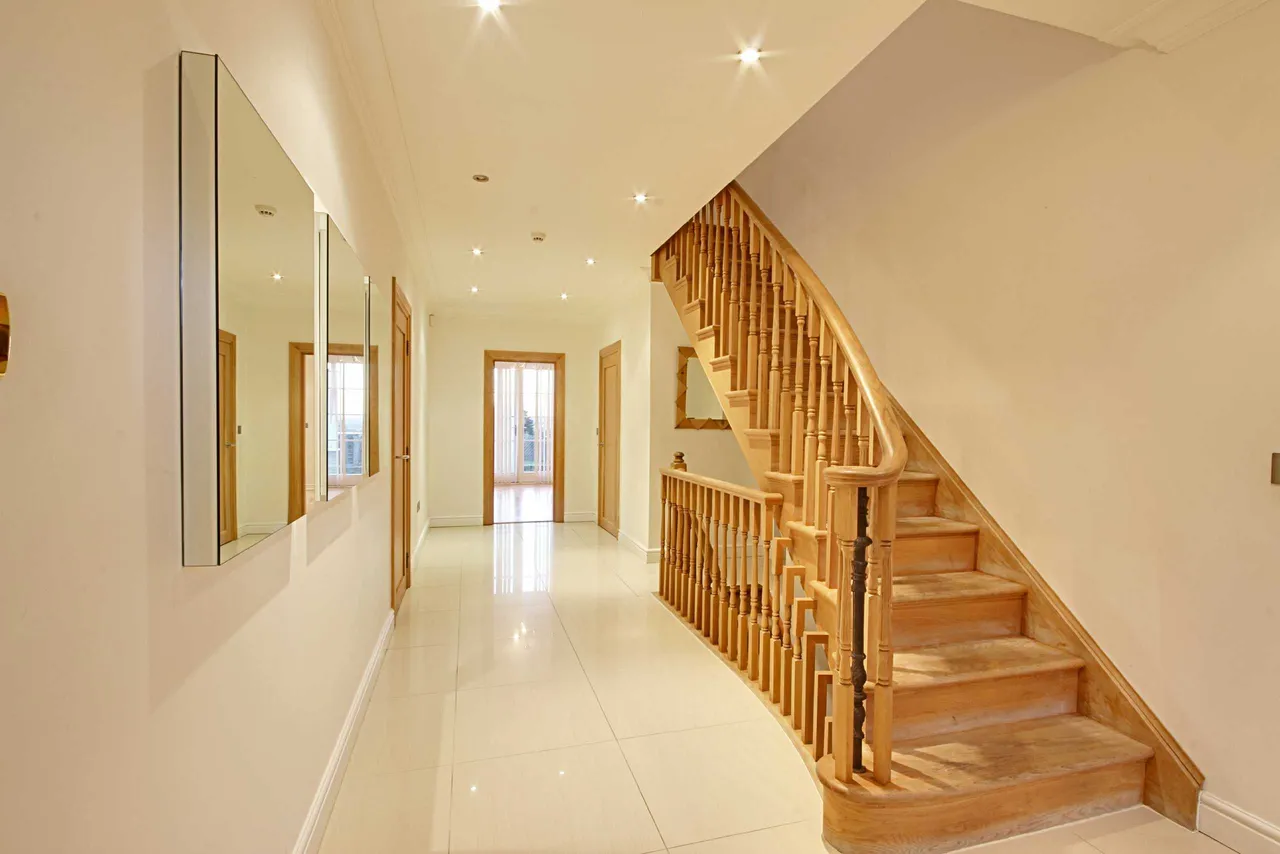Sandalwood Close, Arkley, Hertfordshire, EN5 3BG, photo 4