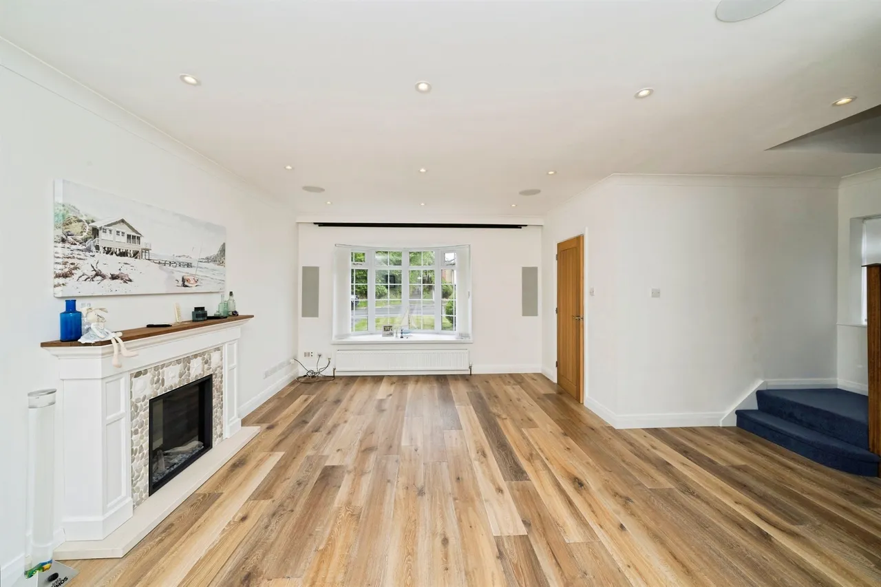 Thorns Drive, Greasby, CH49, photo 5