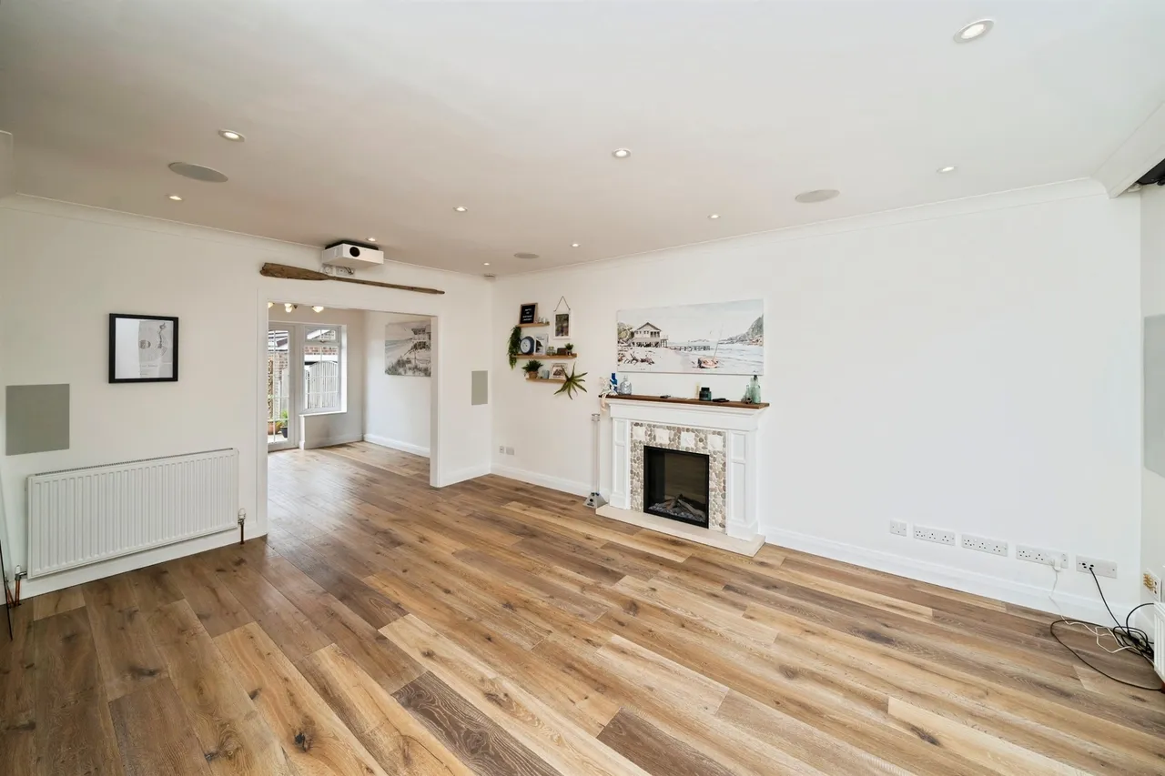 Thorns Drive, Greasby, CH49, photo 4