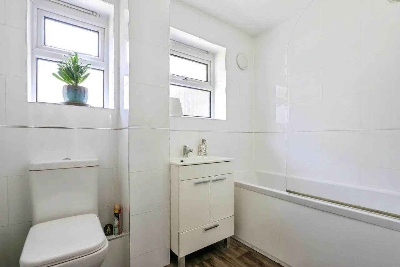 Simmonds Close, Poole, BH15, photo 4
