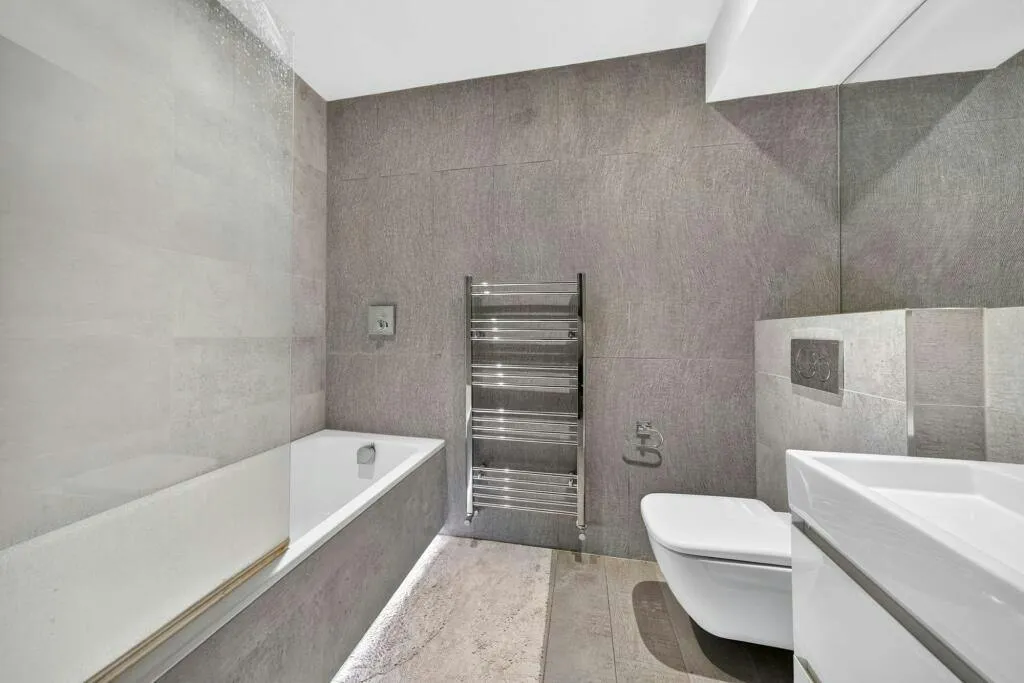Alvington Crescent, London, E8, photo 2