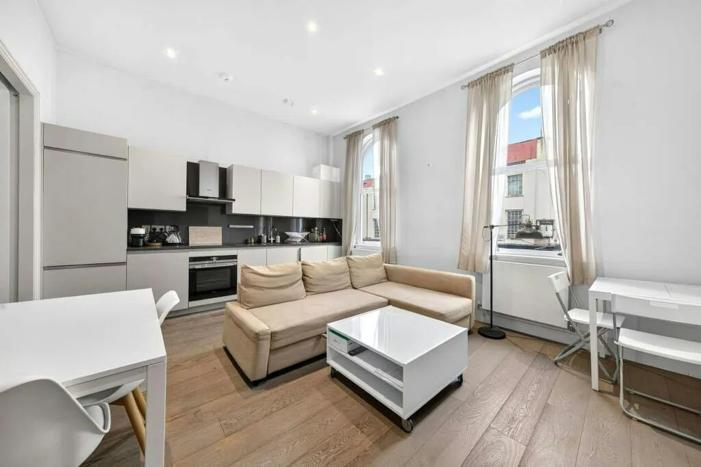 1 bed flat for sale, Alvington Crescent, London, E8