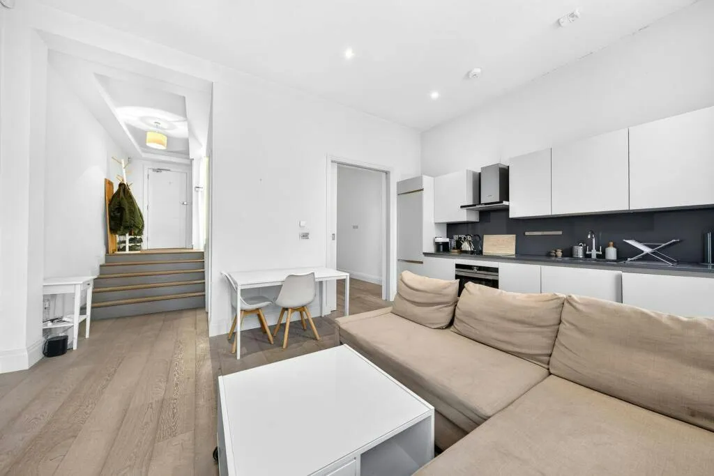 Alvington Crescent, London, E8, photo 5