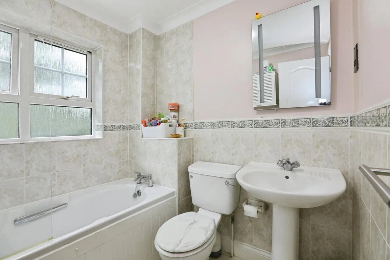 The Oaks, Burgess Hill, RH15, photo 18