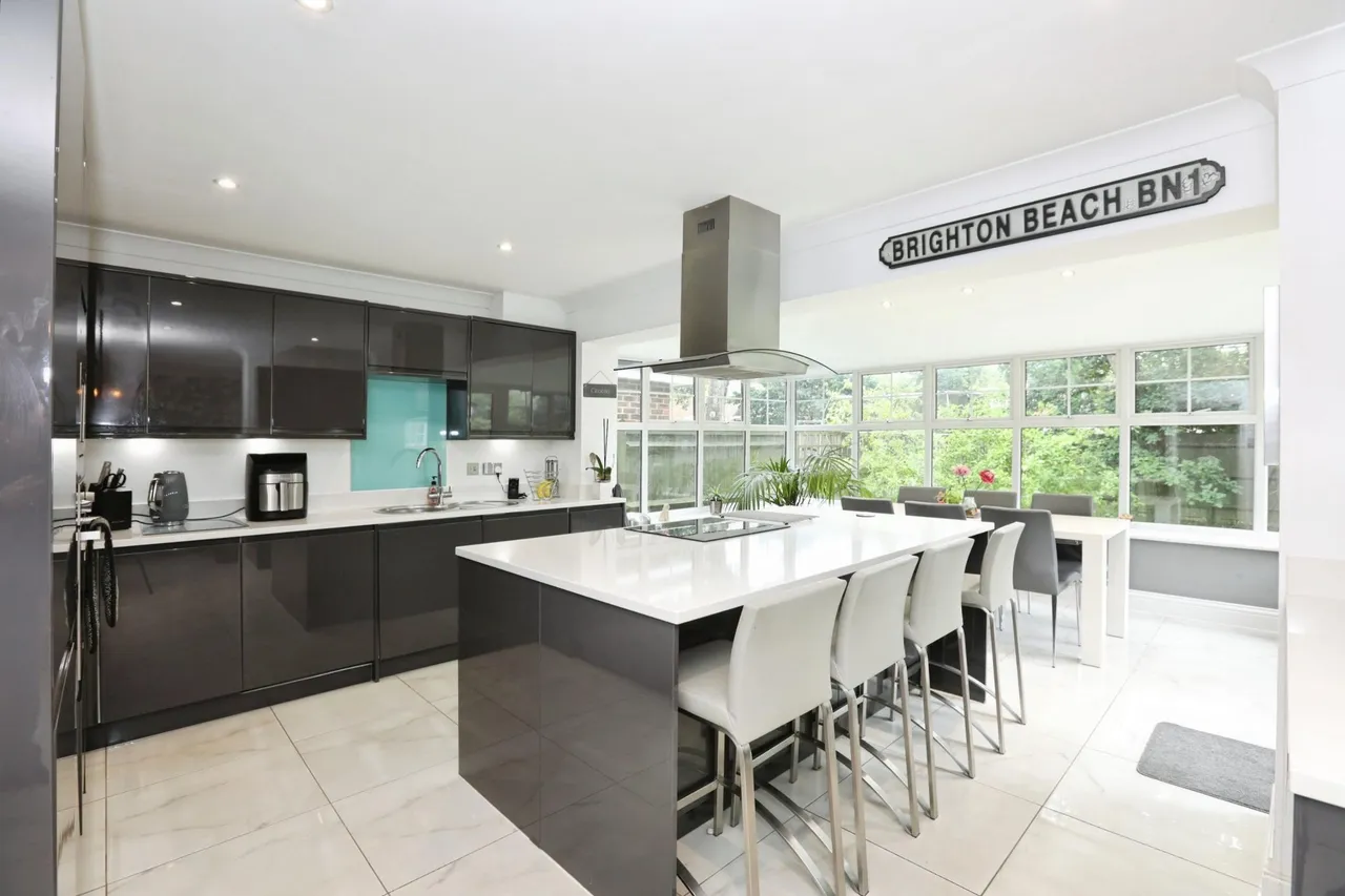 The Oaks, Burgess Hill, RH15, photo 2