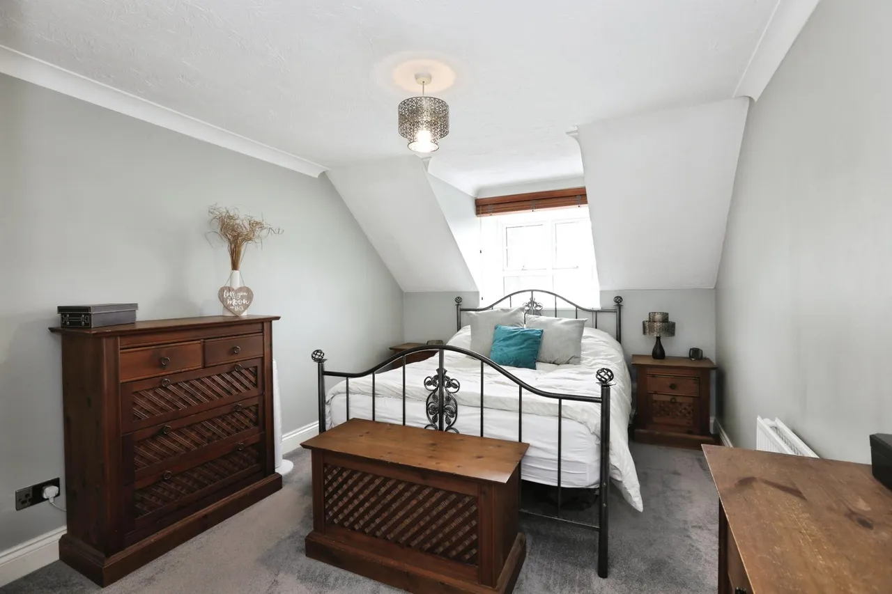 The Oaks, Burgess Hill, RH15, photo 11