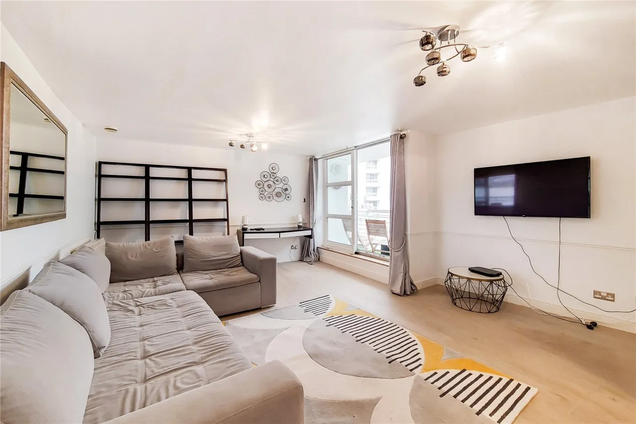 Manchester Road, London, E14, photo 2