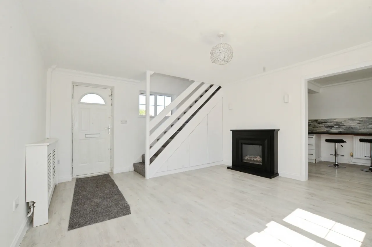 Lawford Close, Luton, Bedfordshire, LU1, photo 4