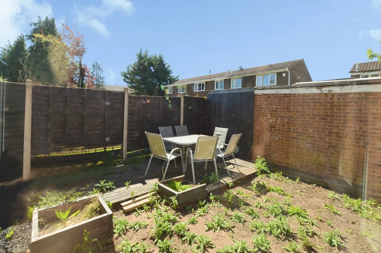 Lawford Close, Luton, Bedfordshire, LU1, photo 15