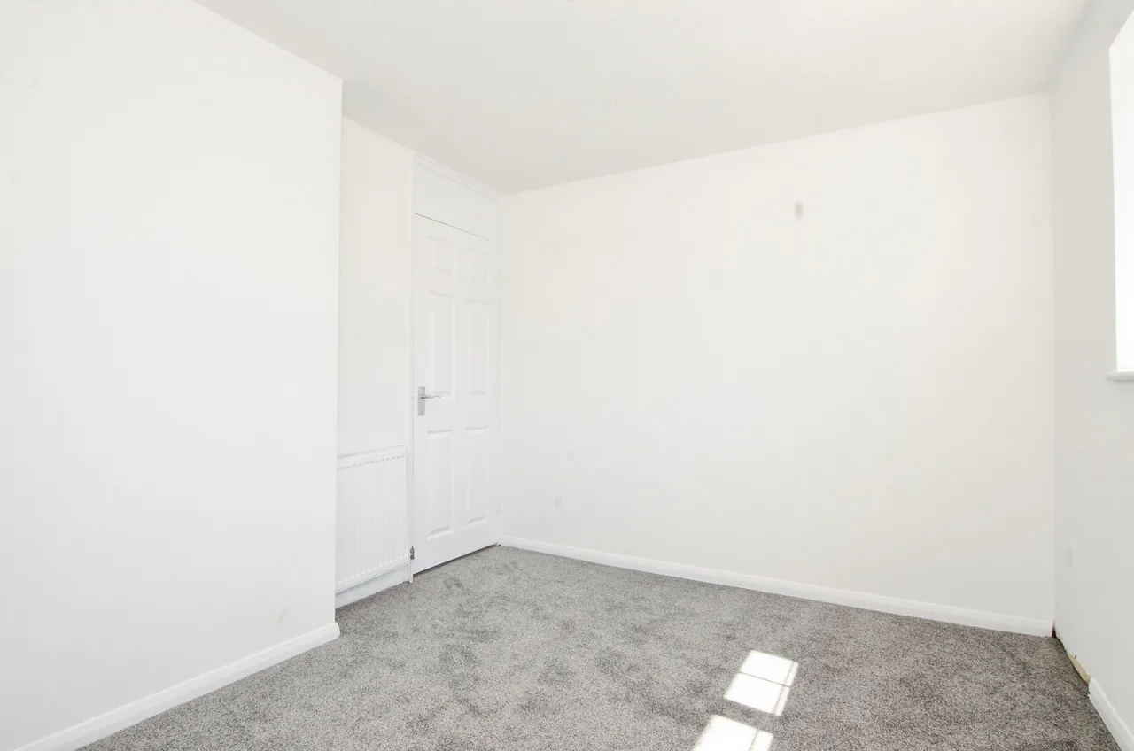 Lawford Close, Luton, Bedfordshire, LU1, photo 11