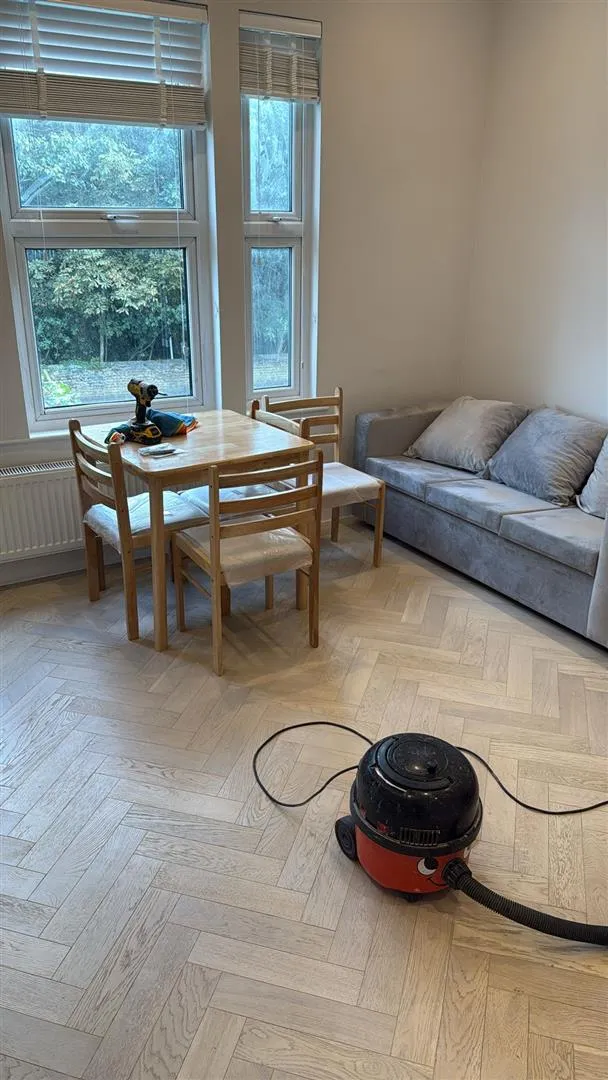 Friern Barnet Road, Barnet, N11, photo 6
