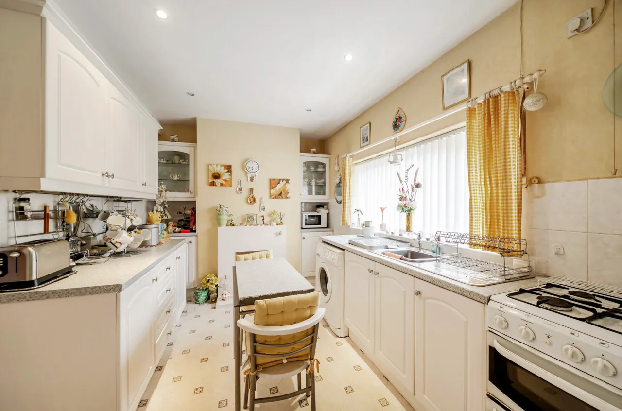 Oaklands Road, Rodley, LS13, photo 4