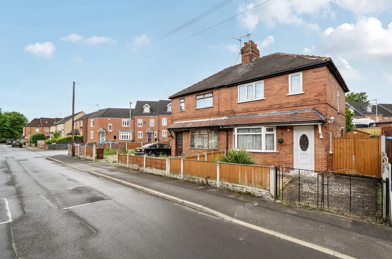 3 bed house for sale, Oaklands Road, Rodley, LS13
