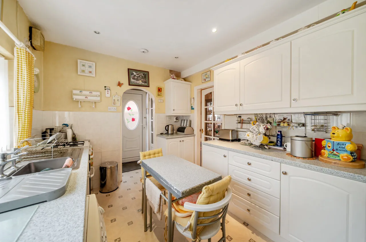 Oaklands Road, Rodley, LS13, photo 3