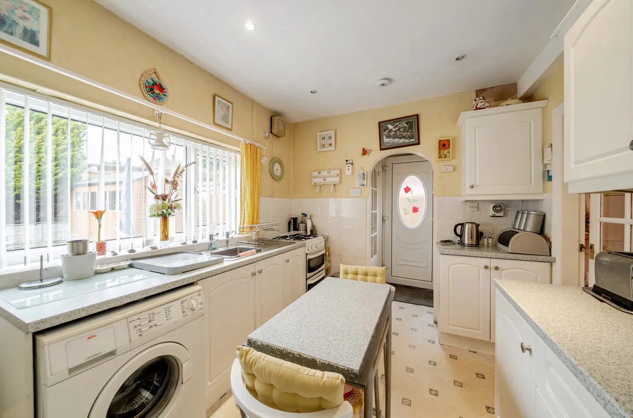 Oaklands Road, Rodley, LS13, photo 11