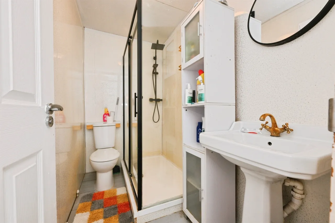 Newteswell Drive, Waltham Abbey, EN9, photo 12
