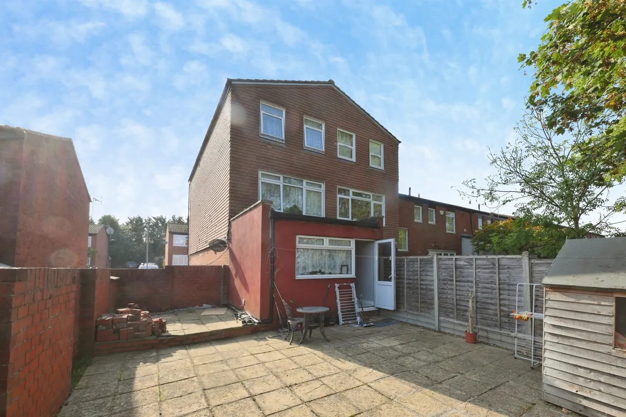 4 bed house for sale, Newteswell Drive, Waltham Abbey, EN9