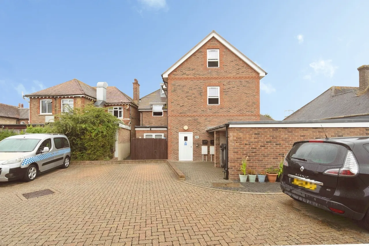 Dairy Mews, Selsey, PO20, photo 11