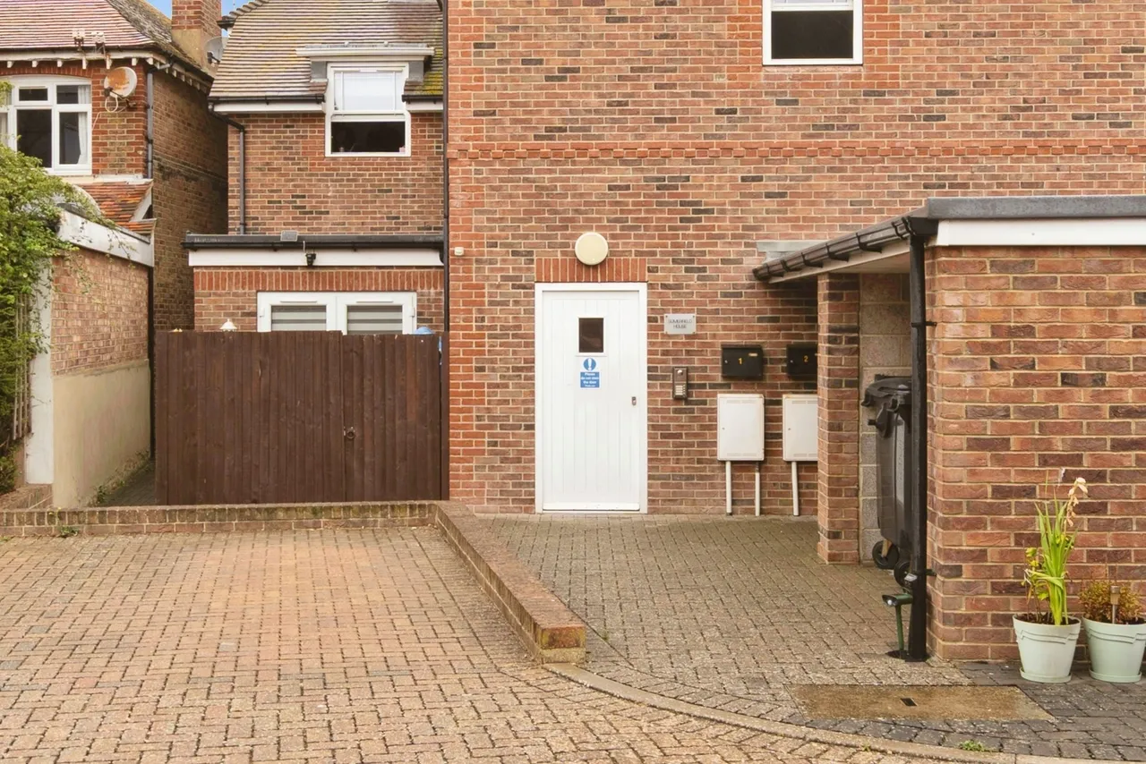 Dairy Mews, Selsey, PO20, photo 15
