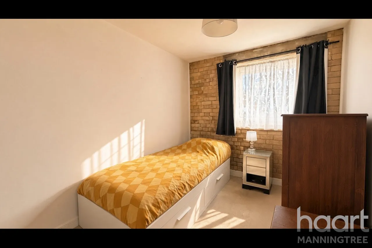 School Lane, Mistley, CO11, photo 7