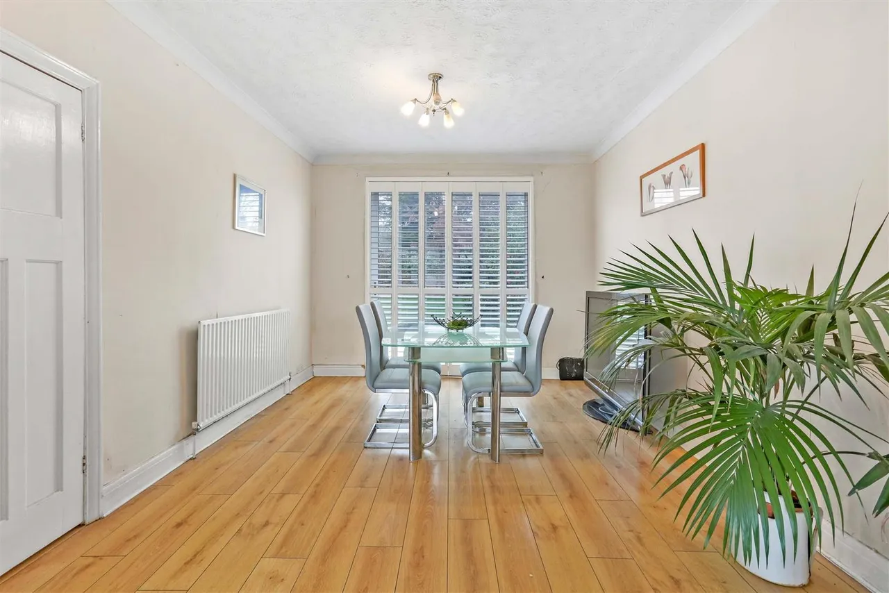 Hilbert Road, Cheam, SM3, photo 9