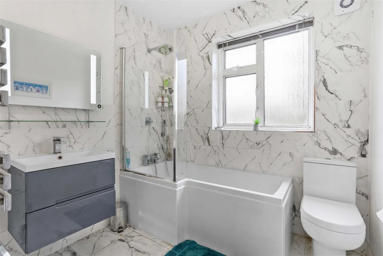 Hilbert Road, Cheam, SM3, photo 20