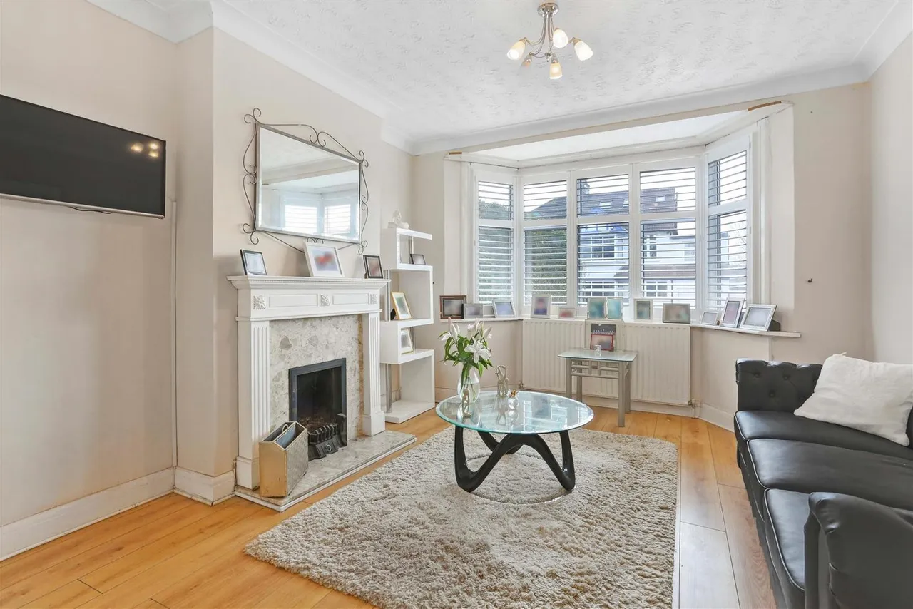 Hilbert Road, Cheam, SM3, photo 2