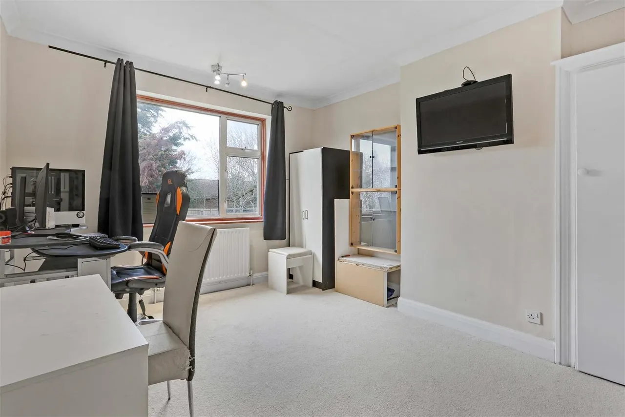 Hilbert Road, Cheam, SM3, photo 19