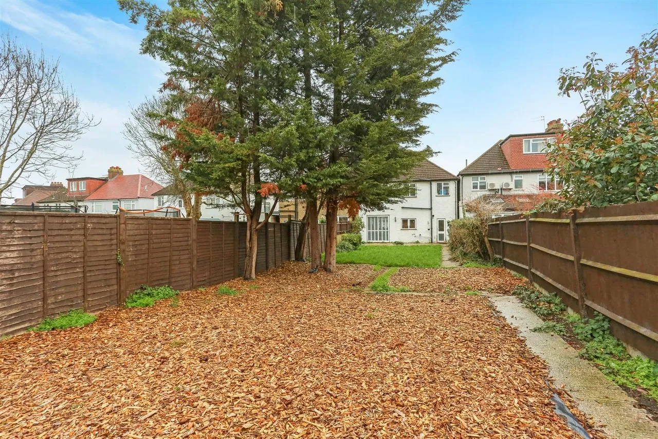Hilbert Road, Cheam, SM3, photo 16