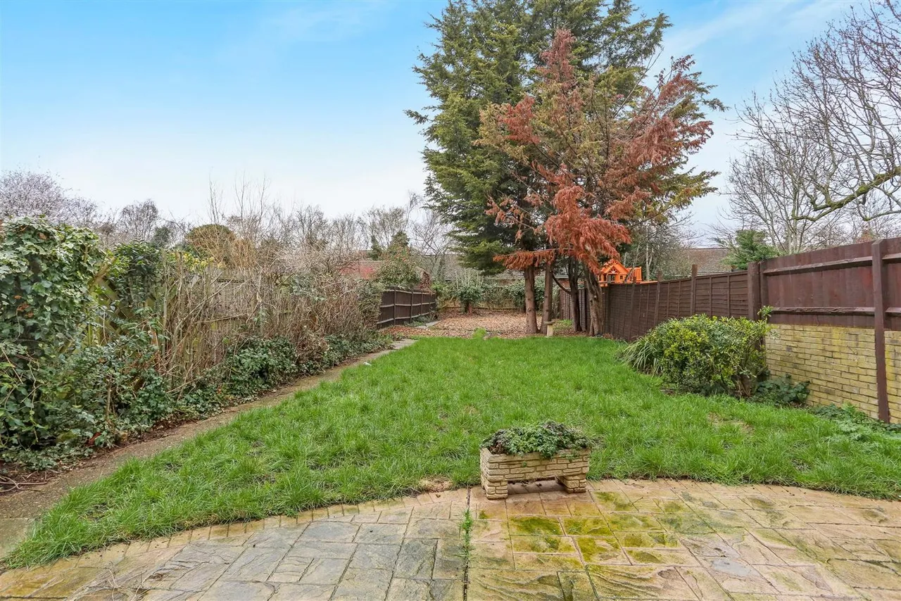 Hilbert Road, Cheam, SM3, photo 15