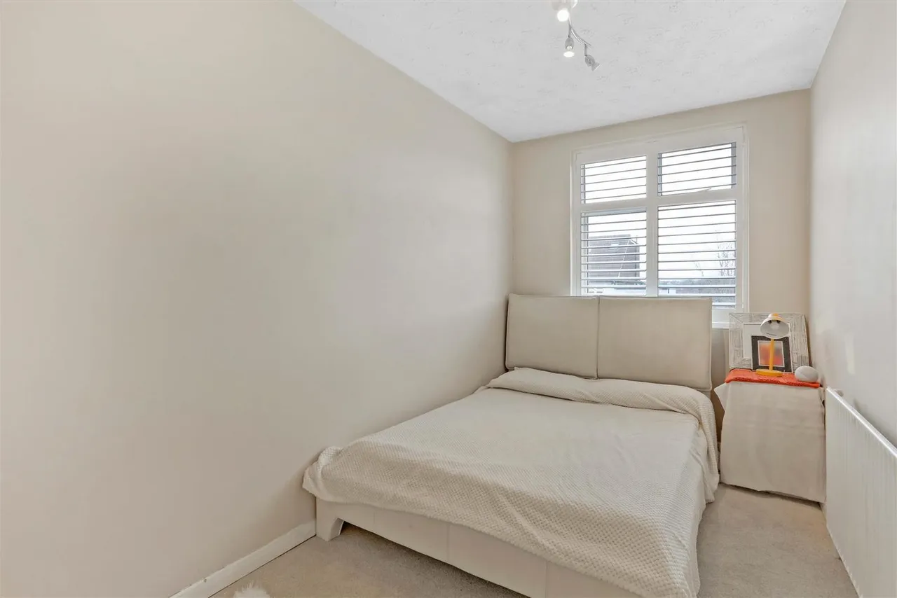 Hilbert Road, Cheam, SM3, photo 21