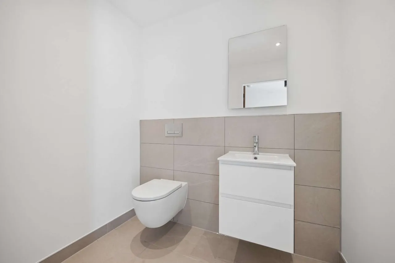 Little Stanneylands Road, Wilmslow, SK9, photo 13