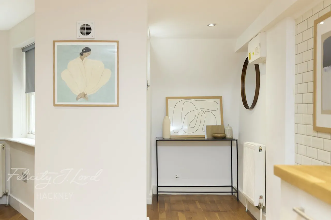 Mildenhall Road, London, photo 21