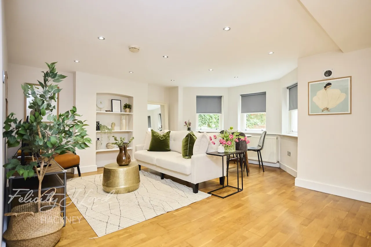 Mildenhall Road, London, photo 20