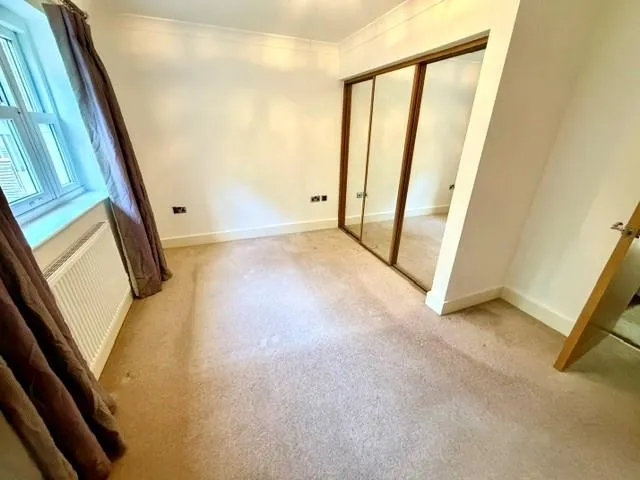 Katherine Close, Mill Hill, photo 12