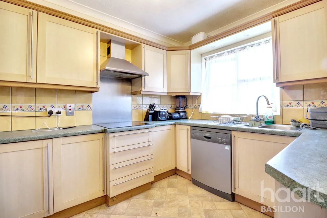 Acorn Place, Basildon, SS16, photo 3